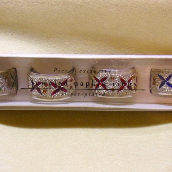 Pier 1 Exclusive Set of 4 Jeweled Napkin Rings SIlver Plated -Dinner Party Decor - Picture 2 of 6